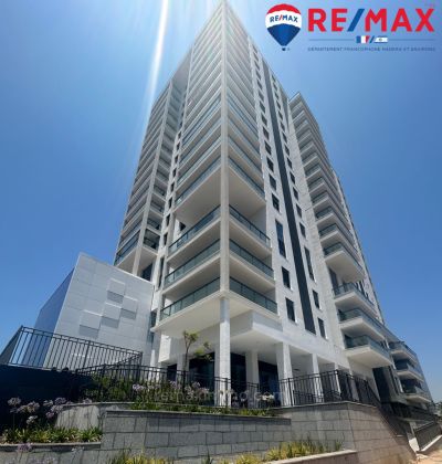 Superbe 4 pièces flambant neuf avec une vue époustouflante jusqu'à la mer ! Entrée immédiate !