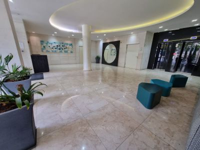 Beautiful 4 room’s furnished