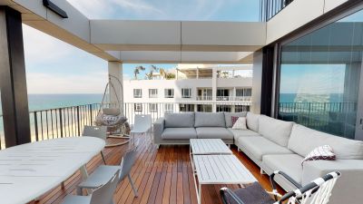 דירה ממש מהממת /ומושלמת עם נוף לים !!