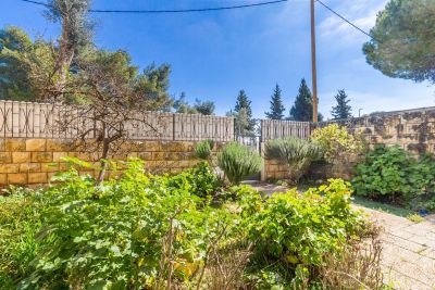 Rez-De-Jardin - Gilo - 4 Pieces