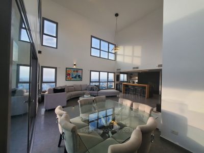 פנטהאוז למכירה במגדלי נווה אביבים