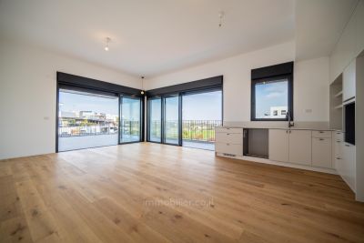 Penthouse Facing HaYarkon Park!