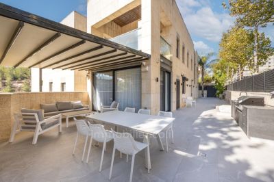 דירת גן מהממת - עיר גנים