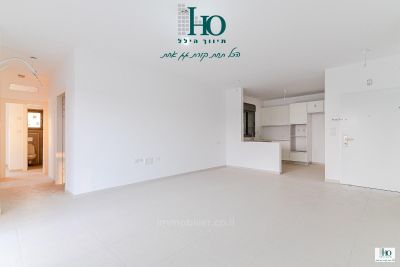 с террасой,в красивом здании,Большой,со всеми удобствами,просторный,Красивая квартира