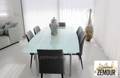 Não perca!,agradável,Central,com terraço,bem equipado,Bom negócio,Boa orientação solar,claro,Jardim grande,Alto padrão,Tetos altos,Magnífico,novo,Projeto de qualidade,Reformado,espaçoso