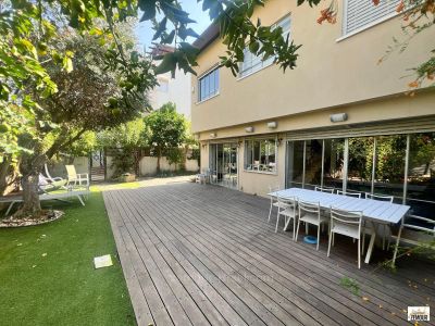 With not missing!,in center,Calm place ,Large garden