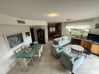 לא להחמיץ!,עם מרפסת,מציאה,מוארת