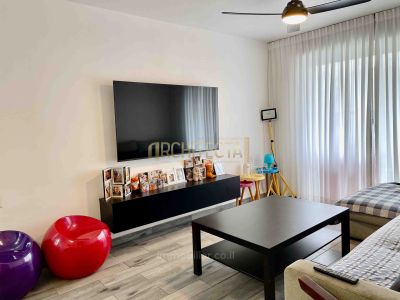 Appartement rénové de quatre pièces