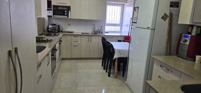 Stunning apartment renovated to a high standard