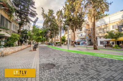 דירת 2 חדרים עם חניה, במרחק יריקה משרונה