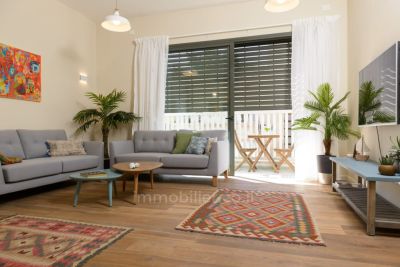 Superbe 2 pieces avec parking balcon et cave rue Shenkin