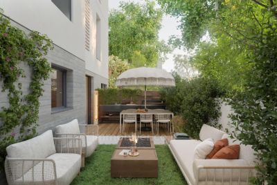 Magnífico apartamento con jardín privado junto al parque en edificio nuevo con parking y bodega.