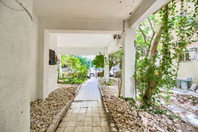 Superb 2-room apartment, fully renovated, a stone's throw from the sea