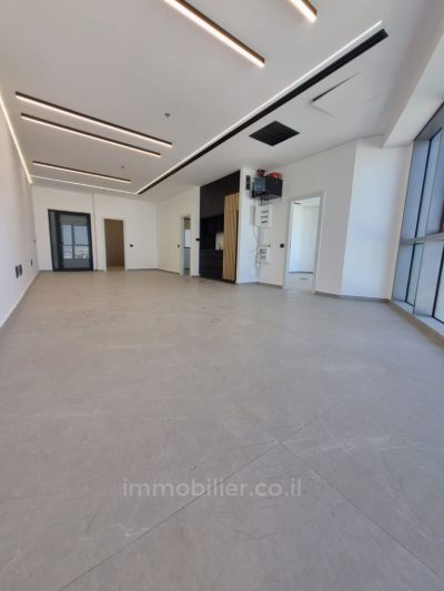 New offices for rent in a highly sought-after tower on Givat Shaul