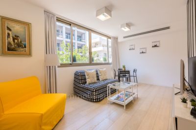 למכירה - דירת 2 חדרים ליד הים בבניין שנבנה לאחרונה ומטופח מאוד