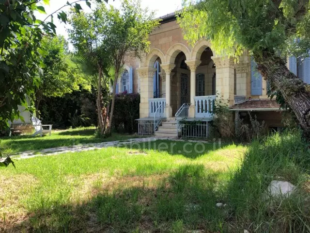 Villa 8 stanze Gerusalemme German Colony