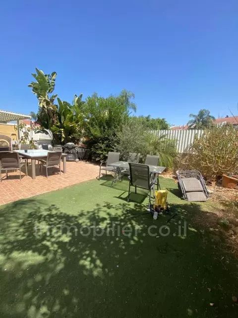 Purchase Cottage Gan Yavne