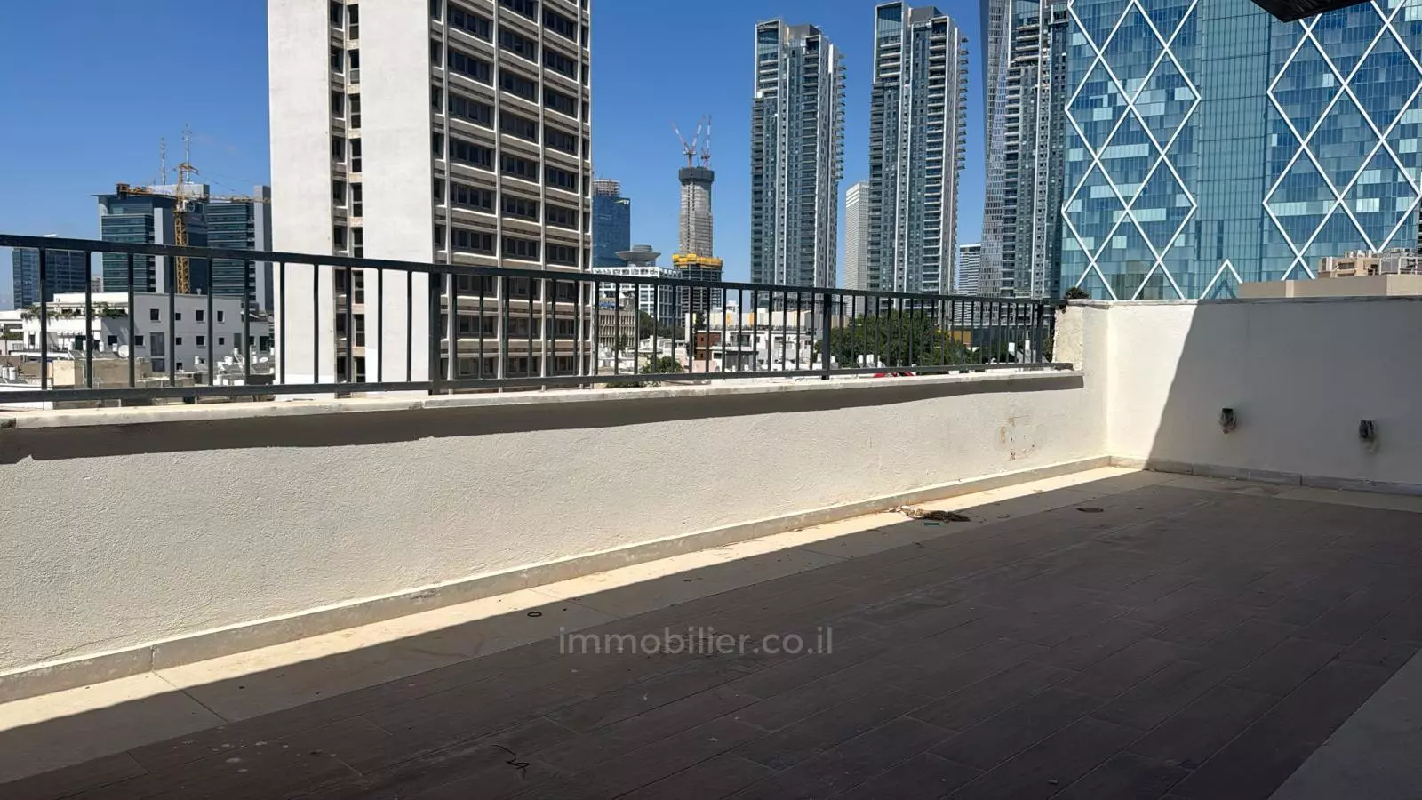 Duplex-attico 3 stanze Tel Aviv Habima 342-IBL-6825