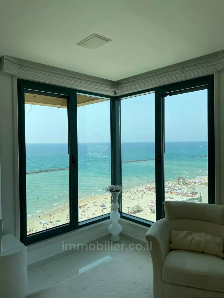 Appartamento 4 stanze Tel Aviv 1a linea di mare 457-IBL-1375