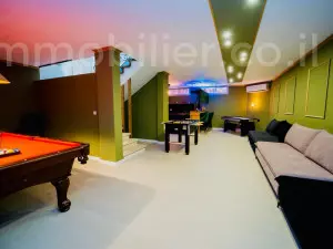 Villetta 9 stanze Hadera Distretto HaOtssar