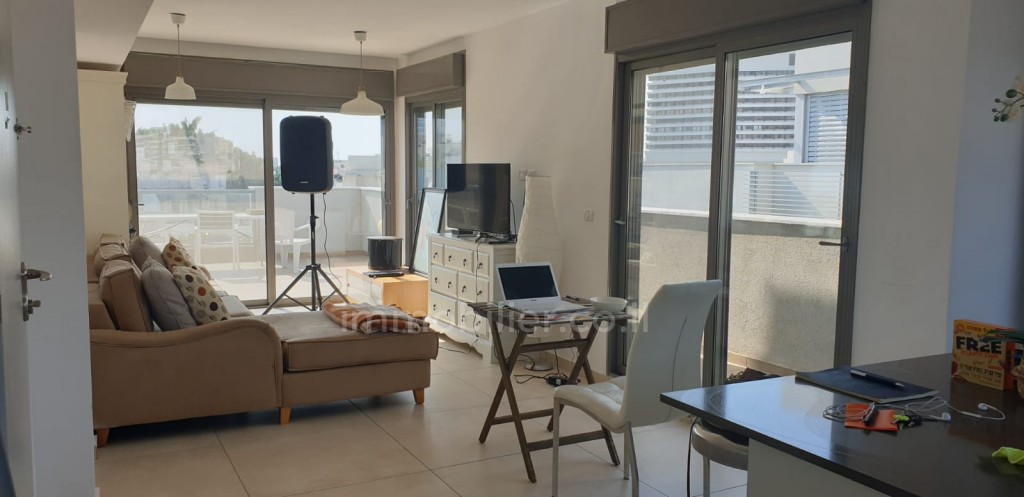 Duplex 4 Rooms Tel Aviv quarter of the sea 175-IBL-2560