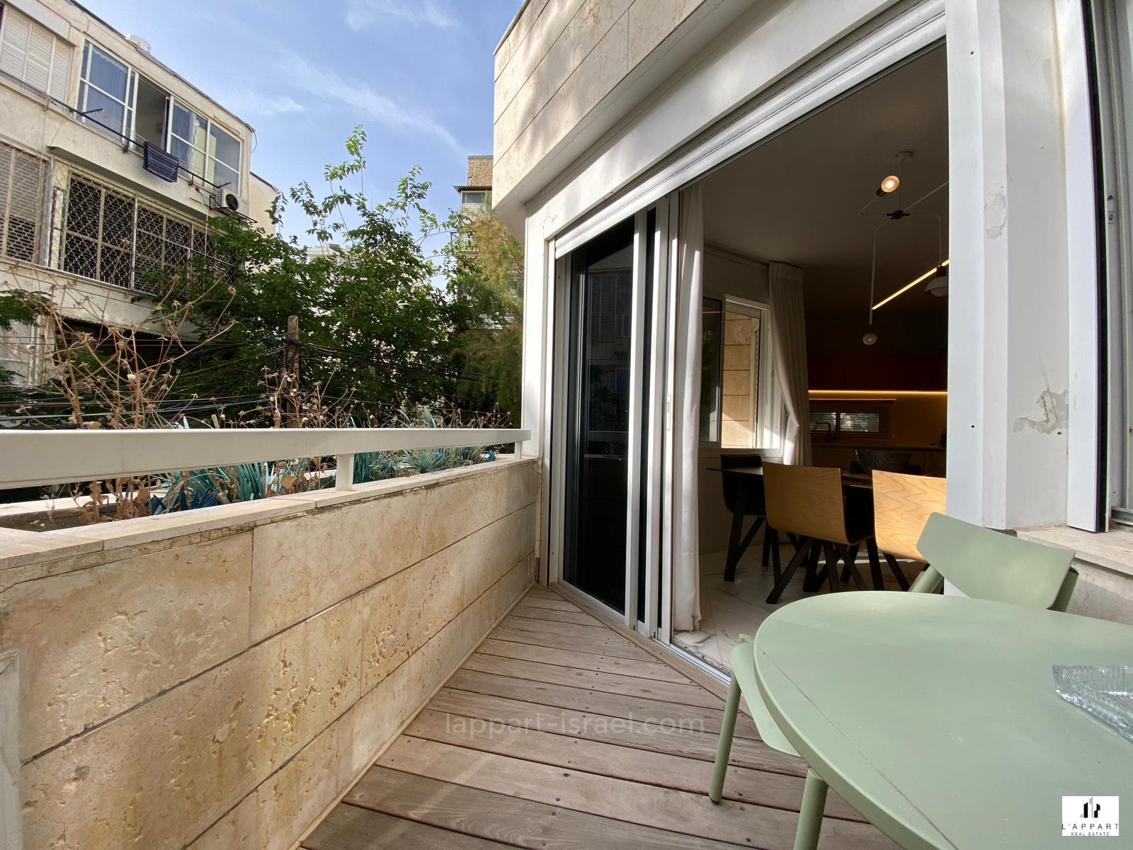 Apartment 3 Rooms Tel Aviv quarter of the sea 175-IBL-3171