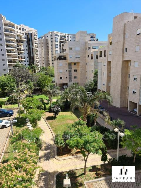 Departamento 4 habitaciones  Tel Aviv Ramat Aviv 175-IBL-3246