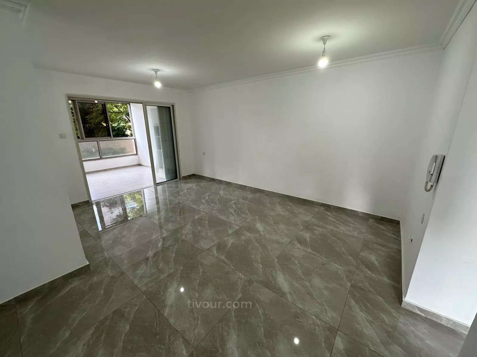 דירה 4 חדרים אשדוד Yud Alef 210-IBL-1983