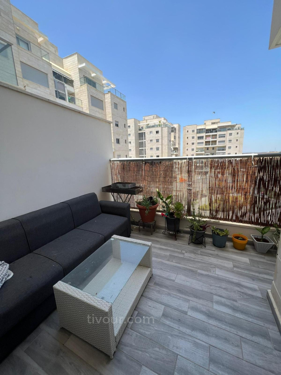 Apartamento 4 cômodos  Netivot Kiryat Menahem 210-IBL-2000