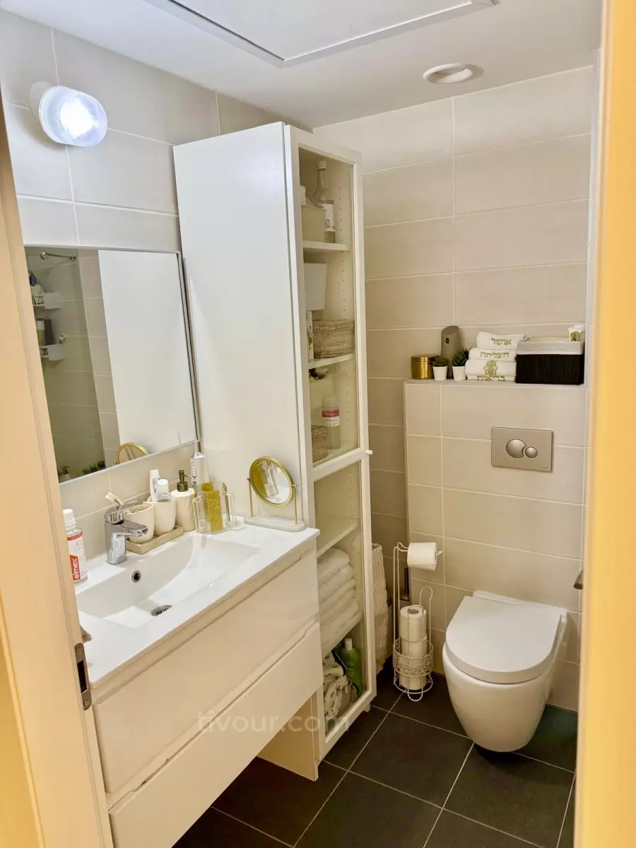 Apartamento 4 cômodos Ashdod Het 210-IBL-2110