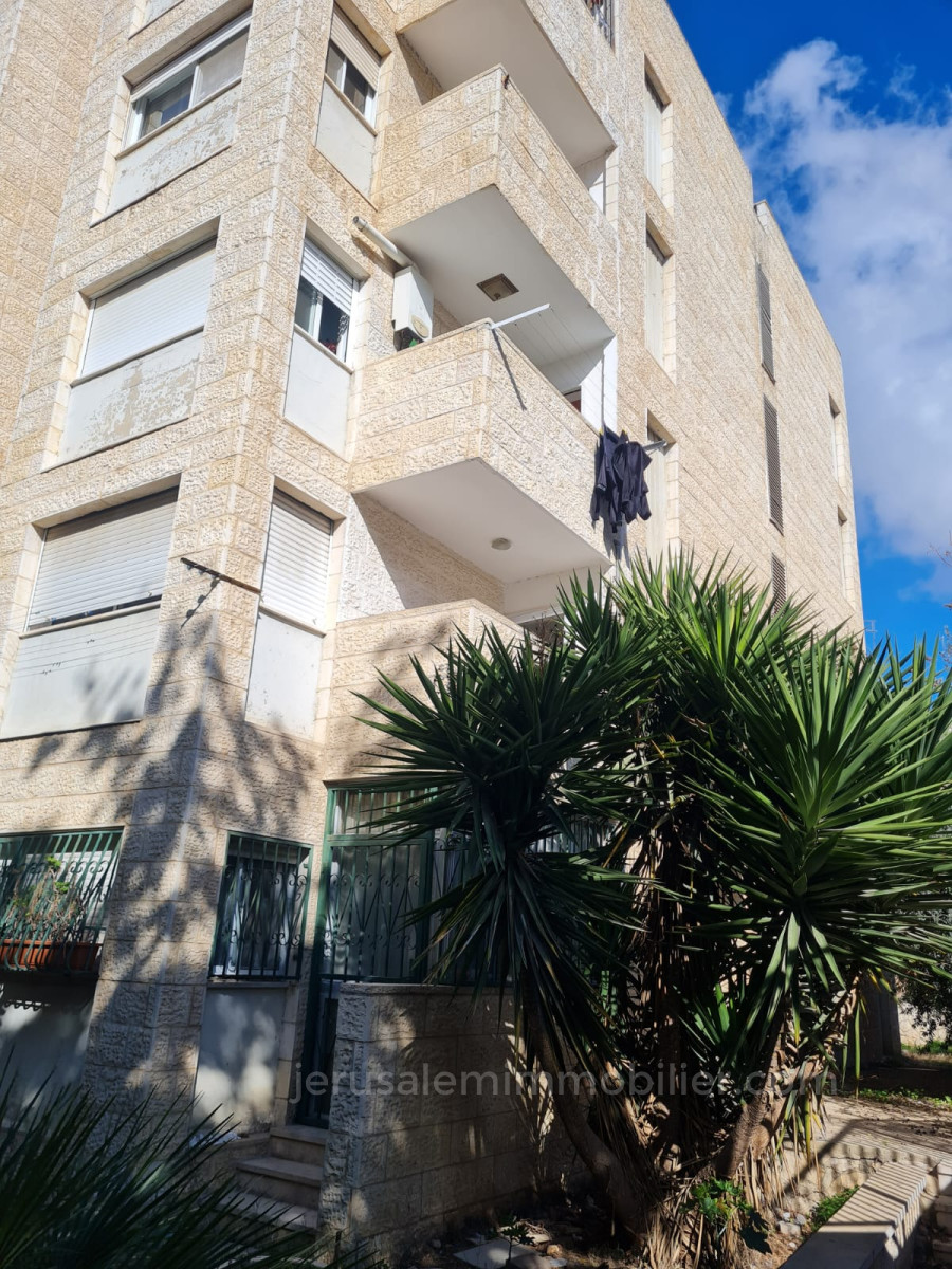 Apartment 4 Rooms Jerusalem Baka 226-IBL-1774