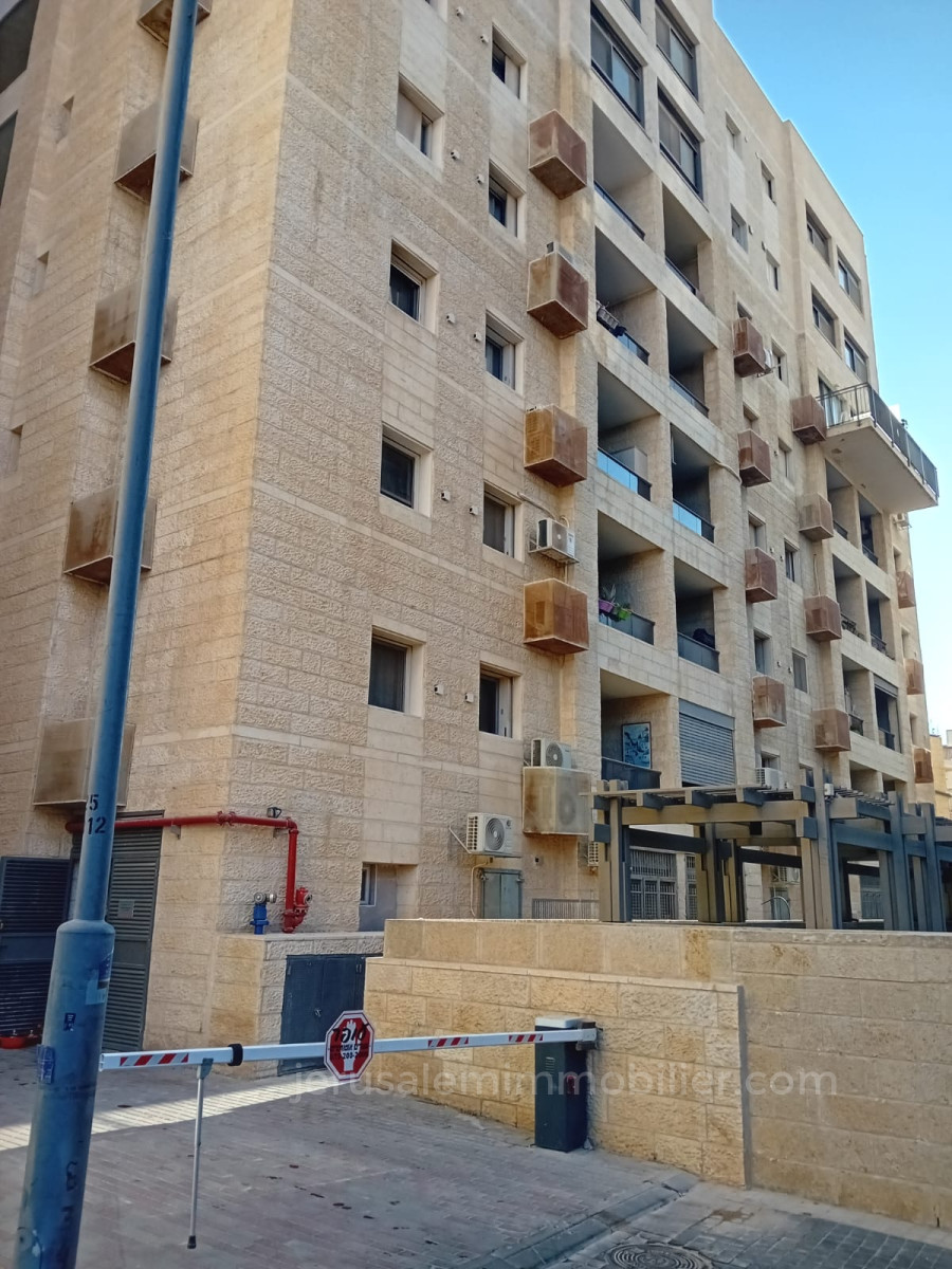 Apartment 2 Rooms Jerusalem City center 226-IBL-1809