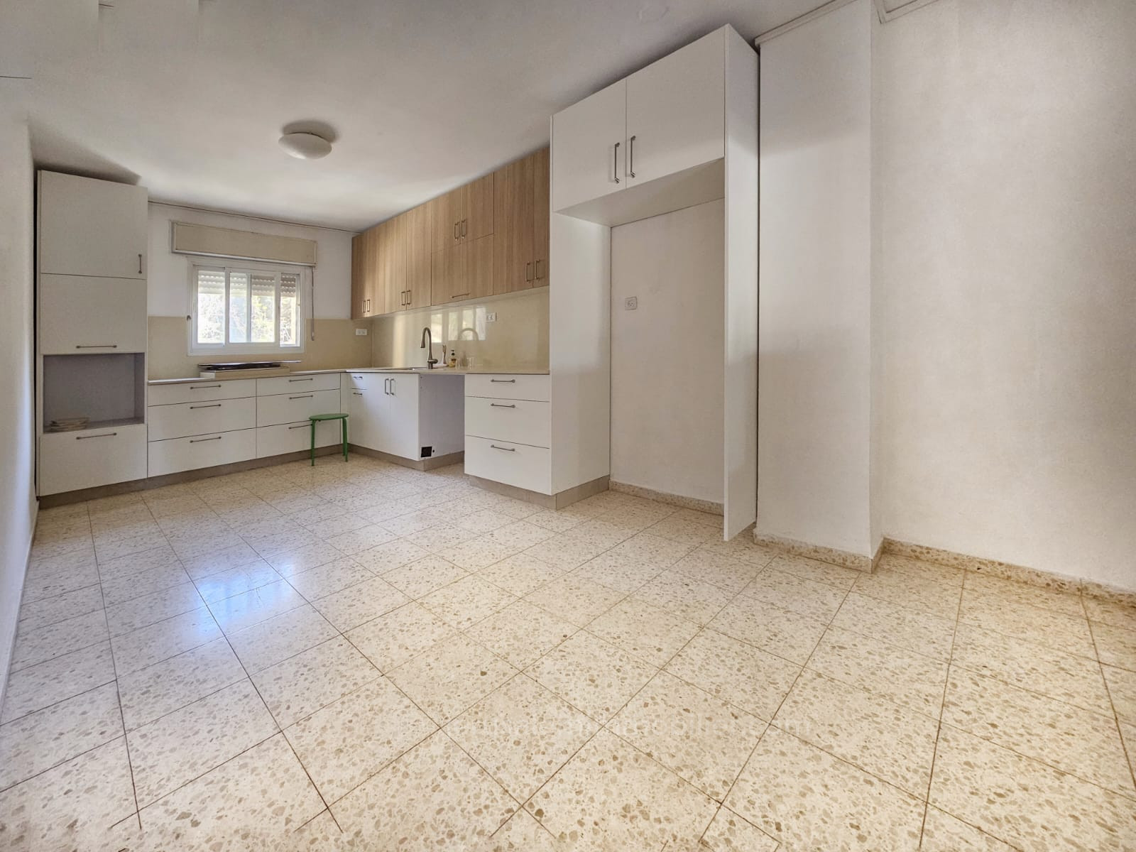 Dzielnica mieszkaniowa Le charme rare dun duplex avec terrasses de reve et jardin a ramat sharet jerusalem immobilier 026786595