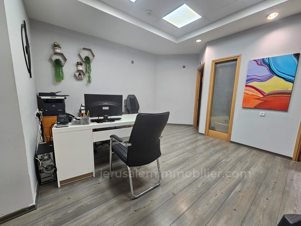 Quartier résidentiel Vos bureaux prêts à accueillir votre activité à givat shaul - jerusalem immobilier 026786595