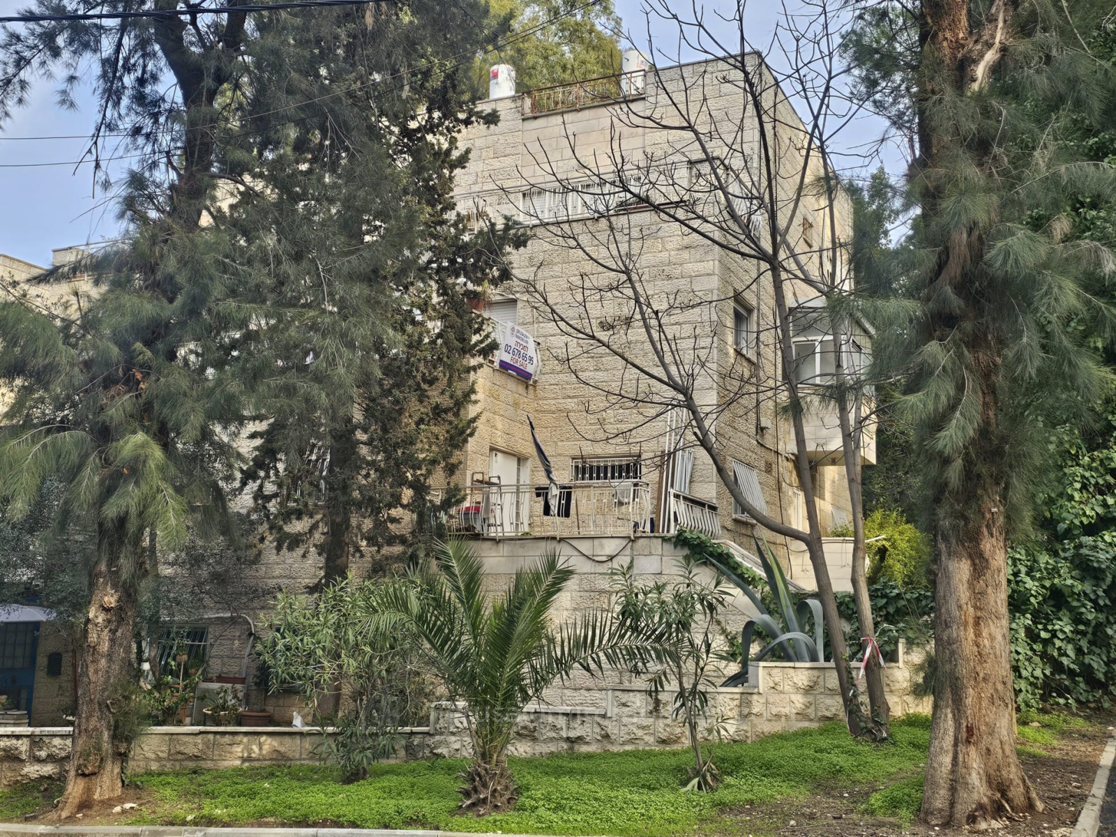 Wohnquartier A vendre appartement lumineux avec terrasse souccah a arnona jerusalem immobilier 026786595