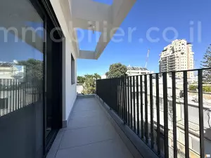 Apartamento 3 cômodos Tel Aviv Bazel