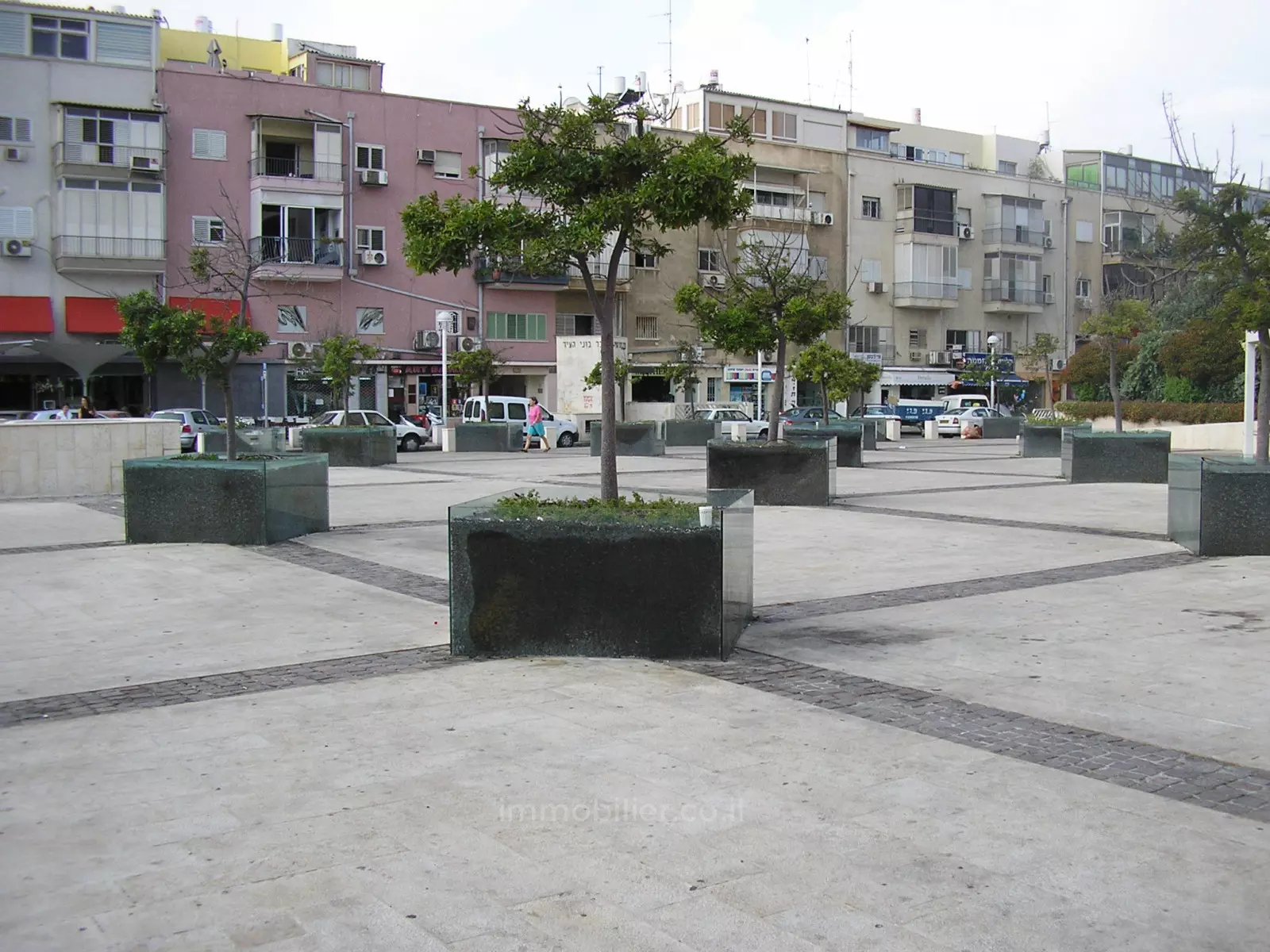 Apartment 3 rooms Tel Aviv Sokolov 232-IBL-3884