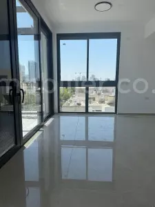 Penthouse 3 rooms Tel Aviv Bazel