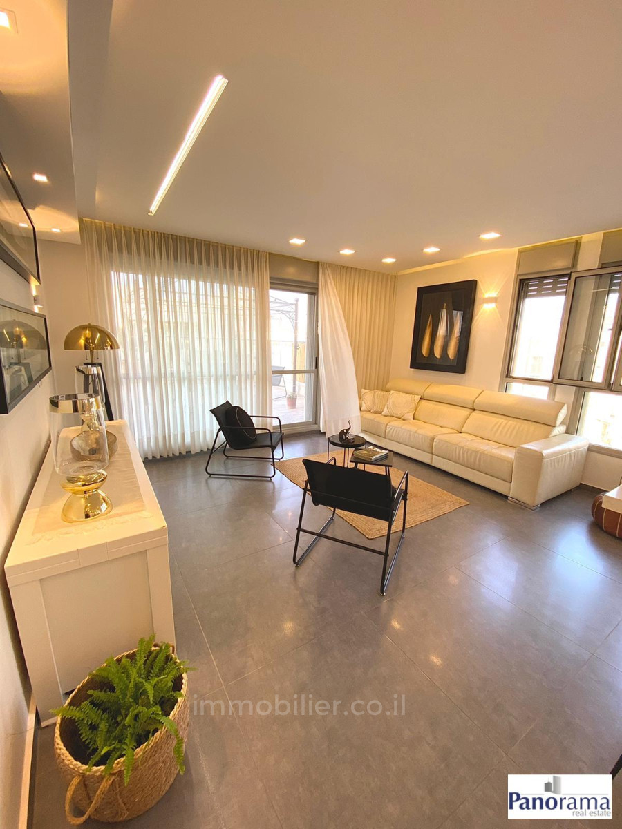 Le penthouse le plus investi dans le quartier d'agamim