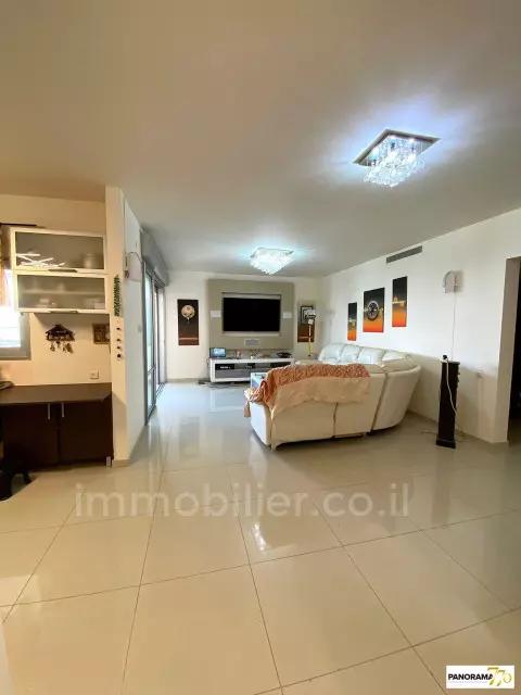 Apartamento 5 cômodos Ascalão Afridar