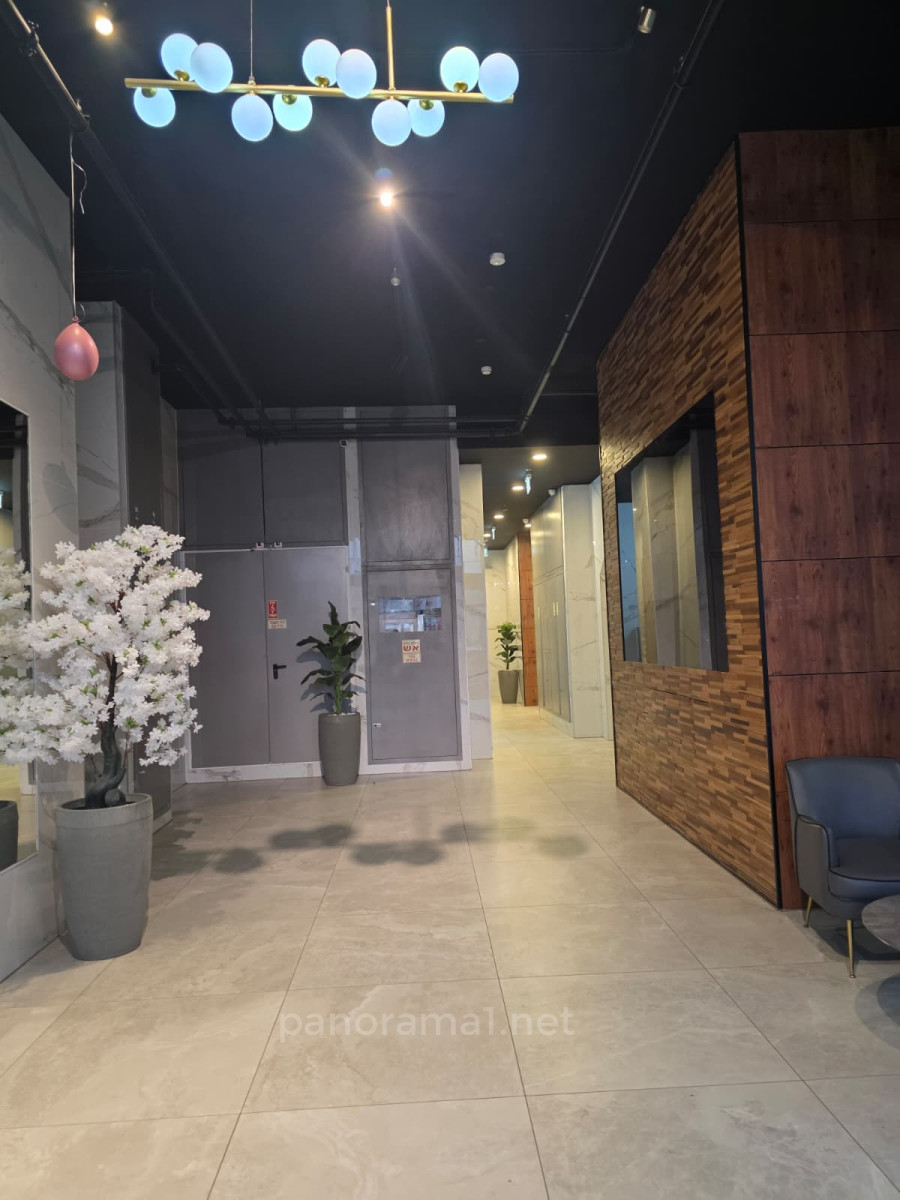 Quartier résidentiel Immeuble neuf, vue sur le lac