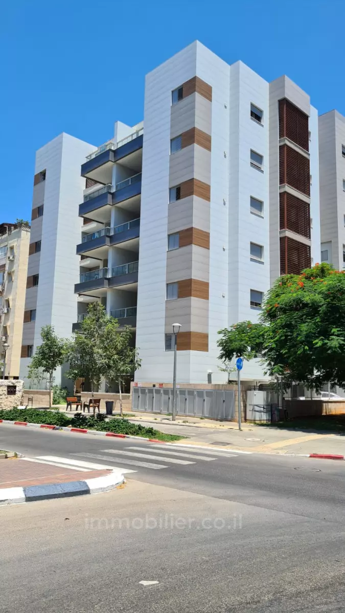 Apartamento 5 cômodos Raanana Perto do centro 245-IBL-1834