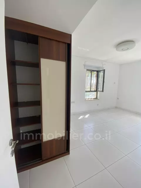 Apartamento 4 cômodos Jerusalém Baka