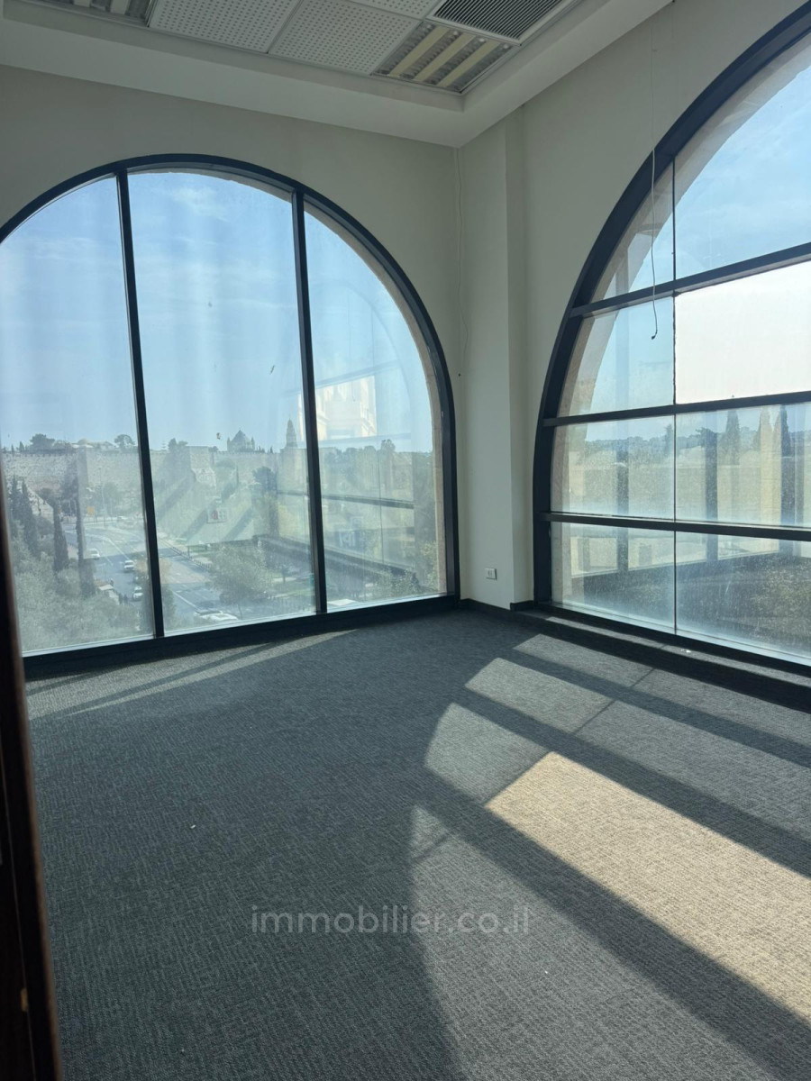 Residential quarter Jerusalem quartier mamilla bureau a louer