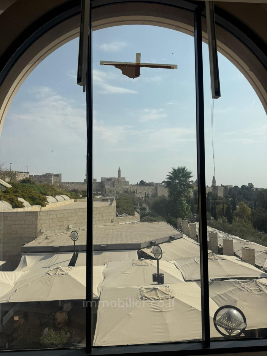 Residential quarter Jerusalem quartier mamilla bureau a louer