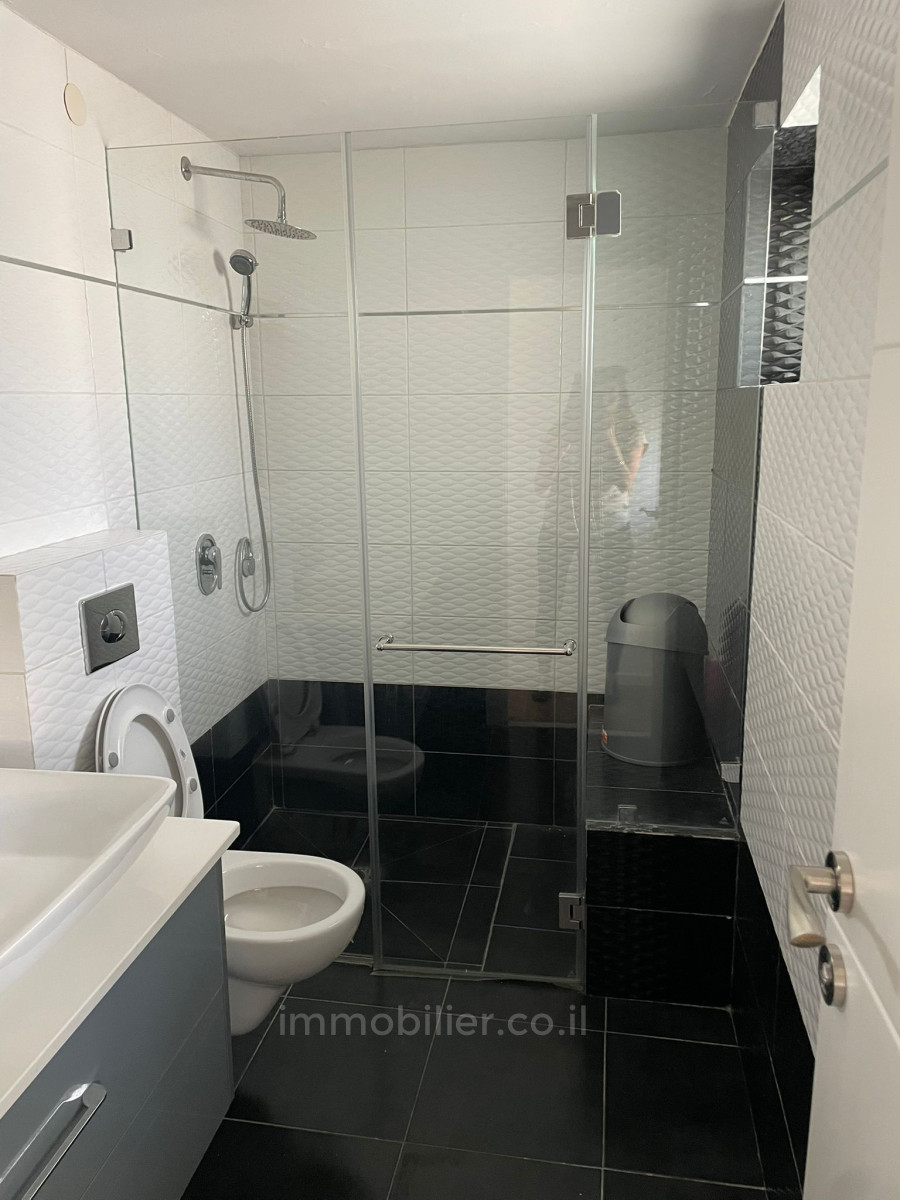 Dzielnica mieszkaniowa Cotttage a louer a jerusalem emek refaim