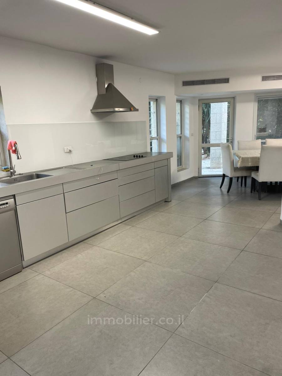 Dzielnica mieszkaniowa Cotttage a louer a jerusalem emek refaim