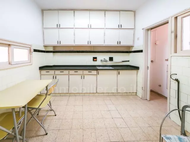 Квартира 3.5 комнат Tel Aviv рядом с морем