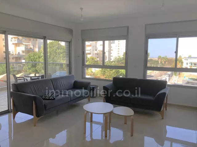 Apartamento 3 cômodos Tel Aviv Kohav Hazafon