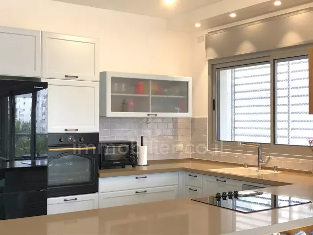 Apartamento 3 cômodos Tel Aviv Kohav Hazafon